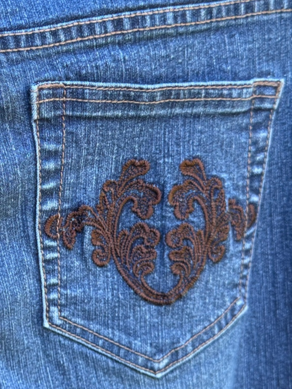 Sonoma Life + Style • Embroidered Pocket Stretch Jeans • Size 10 - Picture 3 of 7